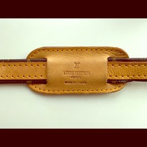 Louis Vuitton strap for Duffel Bag, adjustable.